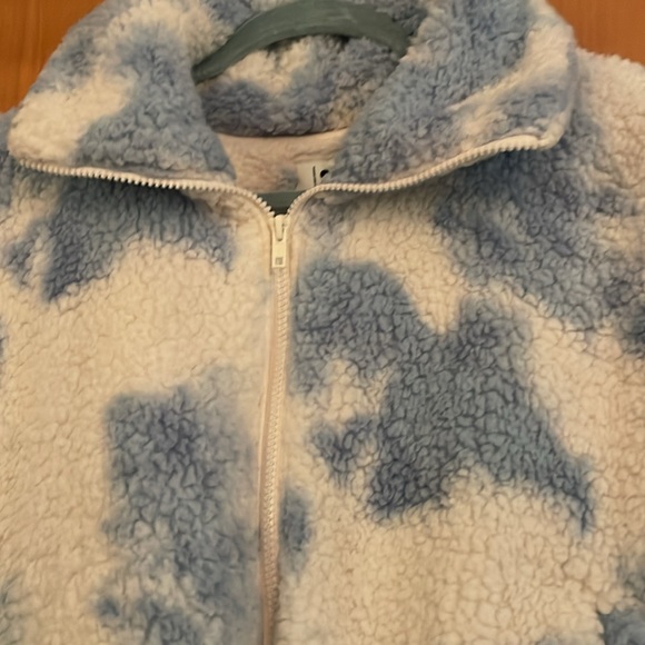 Blue and white fuzzy zippered collared jacket. - Picture 2 of 6